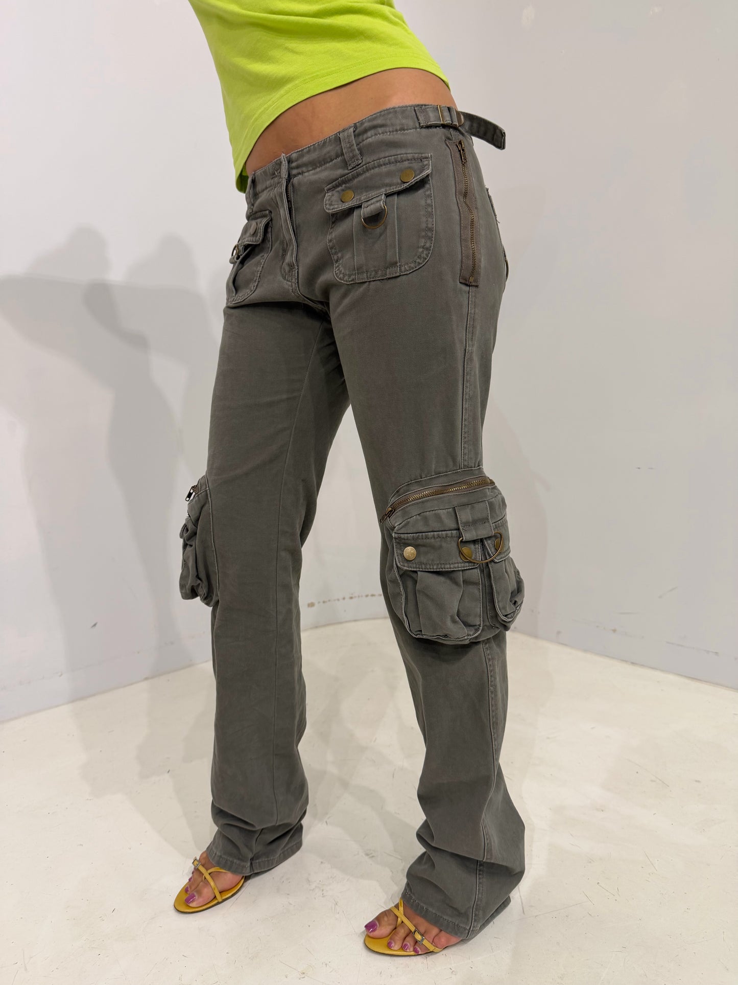 low-rise big pocket khaki cargo pants