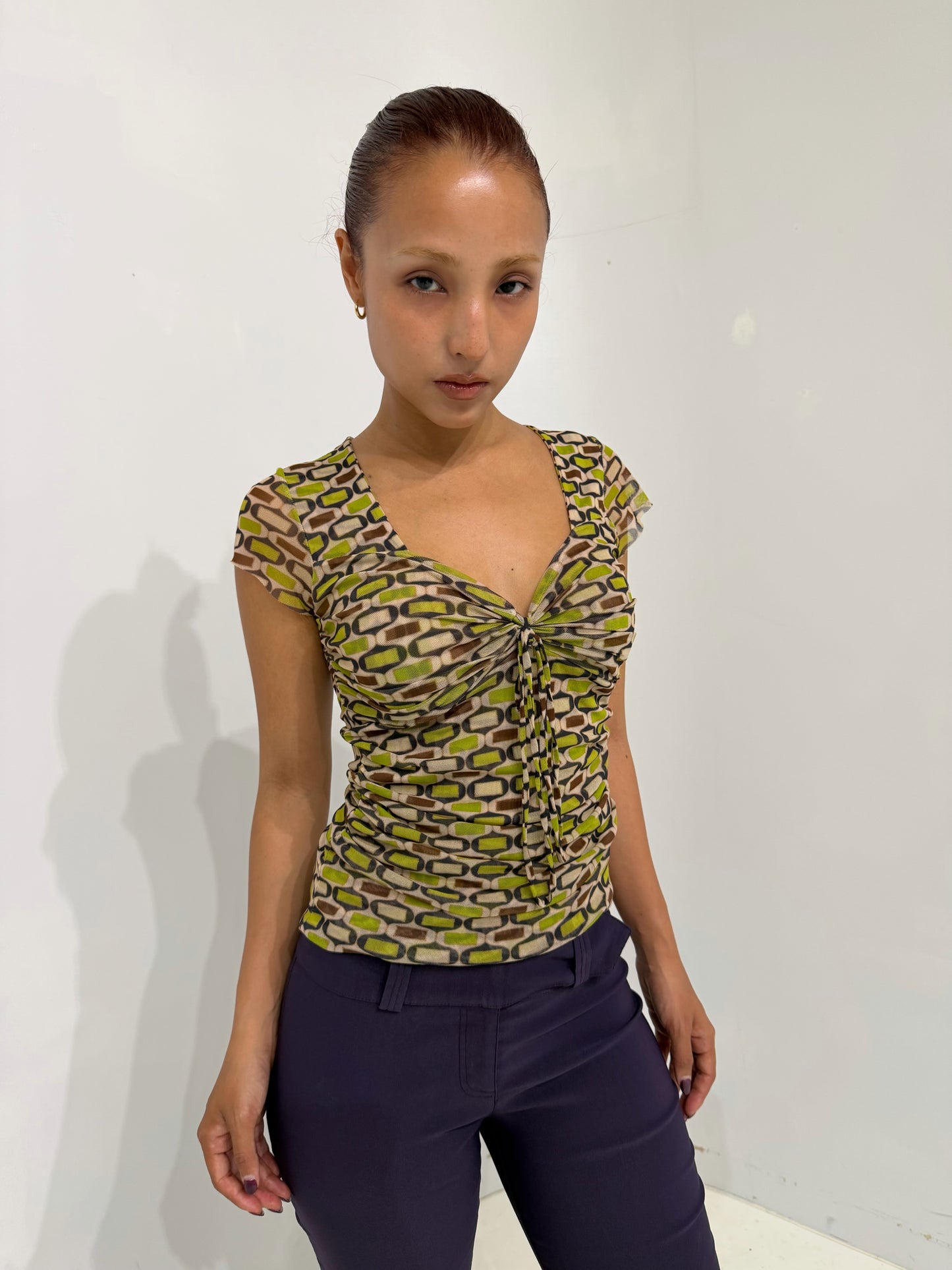 short sleeves form-fitting top