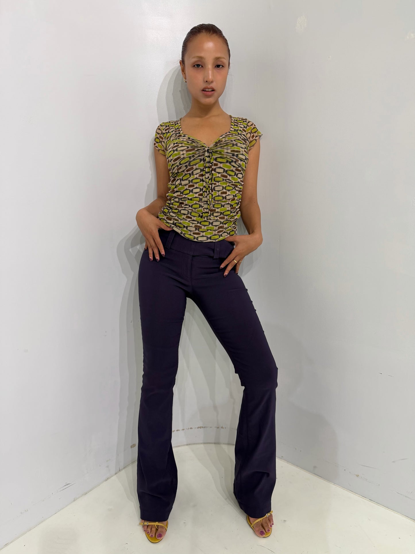 short sleeves form-fitting top