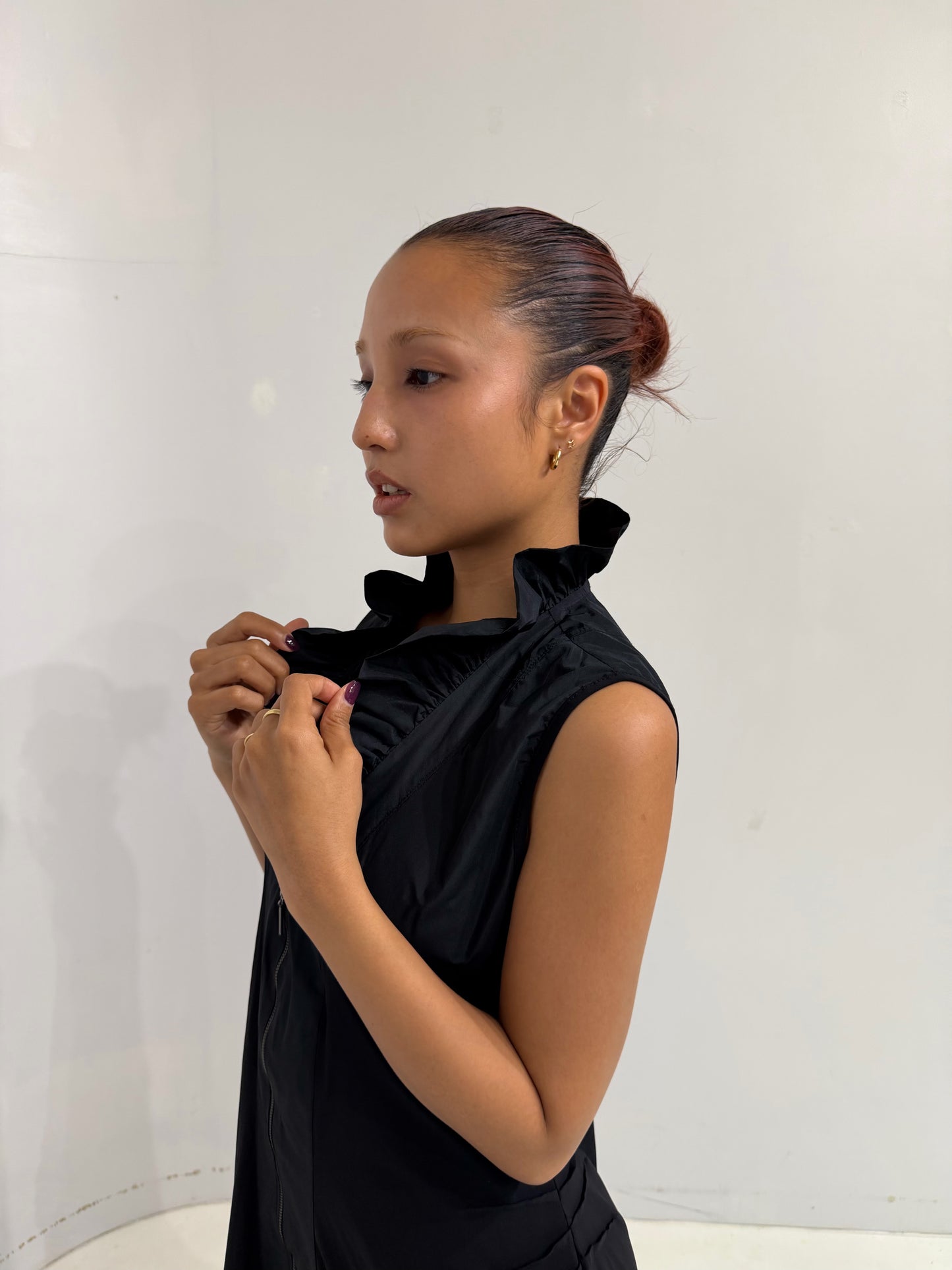 black  frilled sleeveless log top