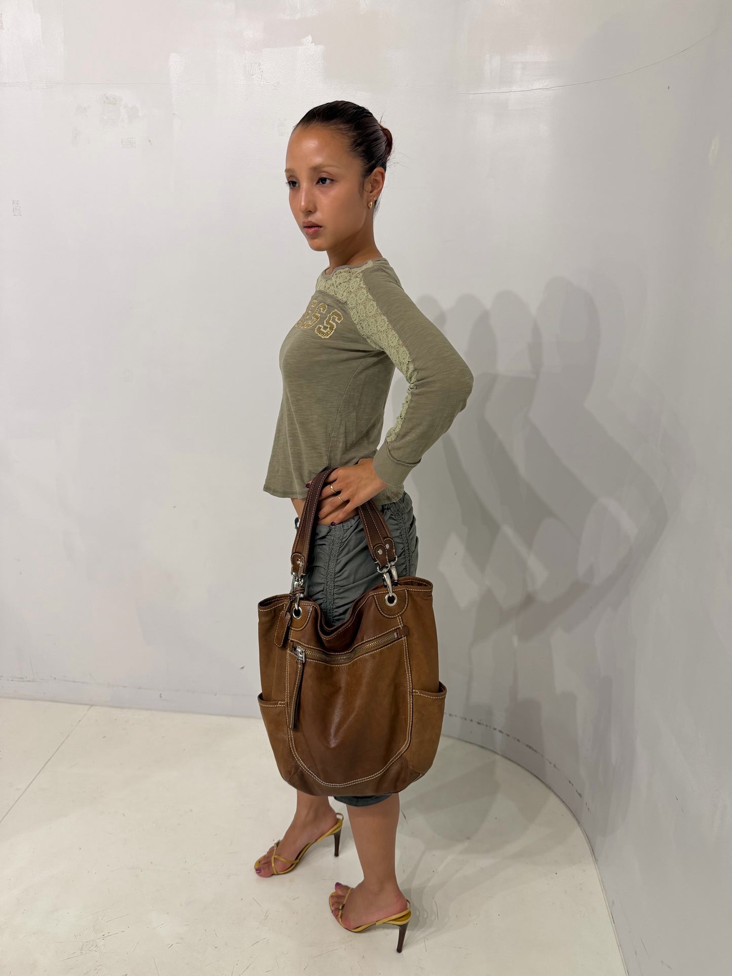 GUESS khaki long sleeves T-shirt
