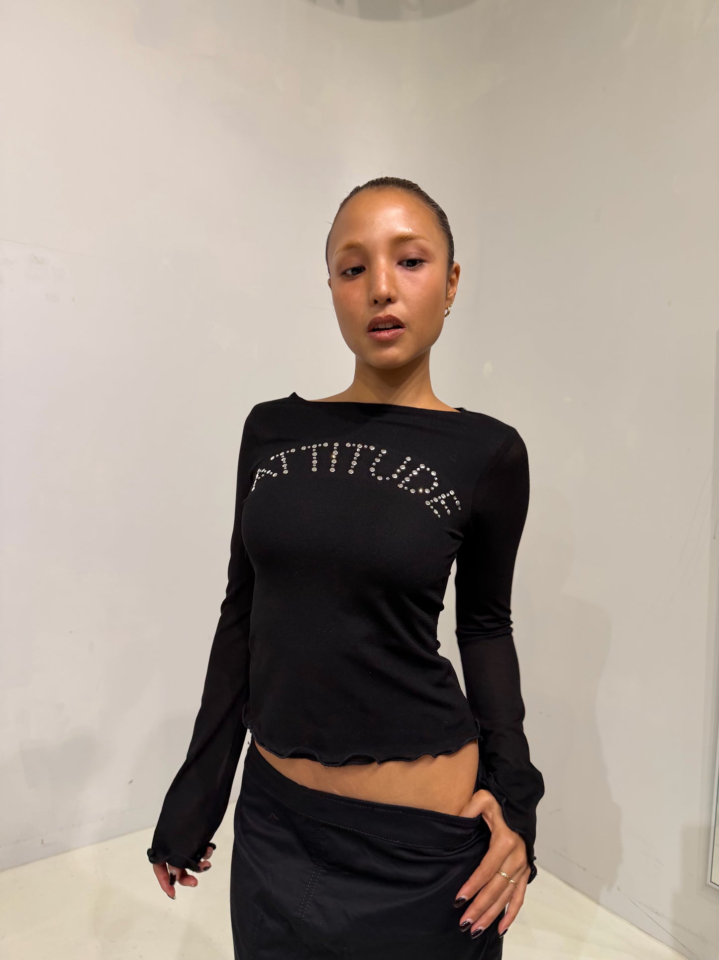 studded long sleeves top