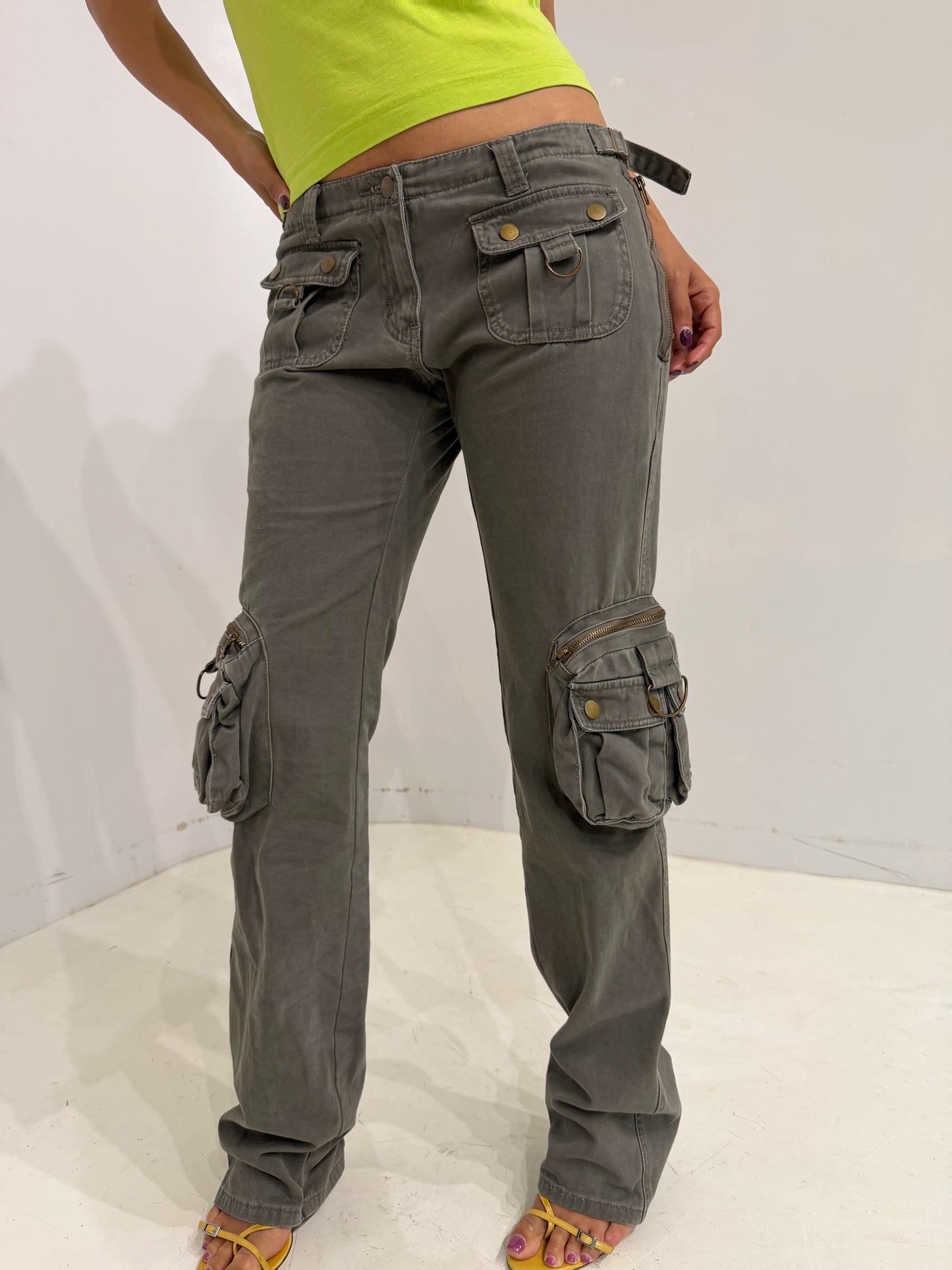 low-rise big pocket khaki cargo pants