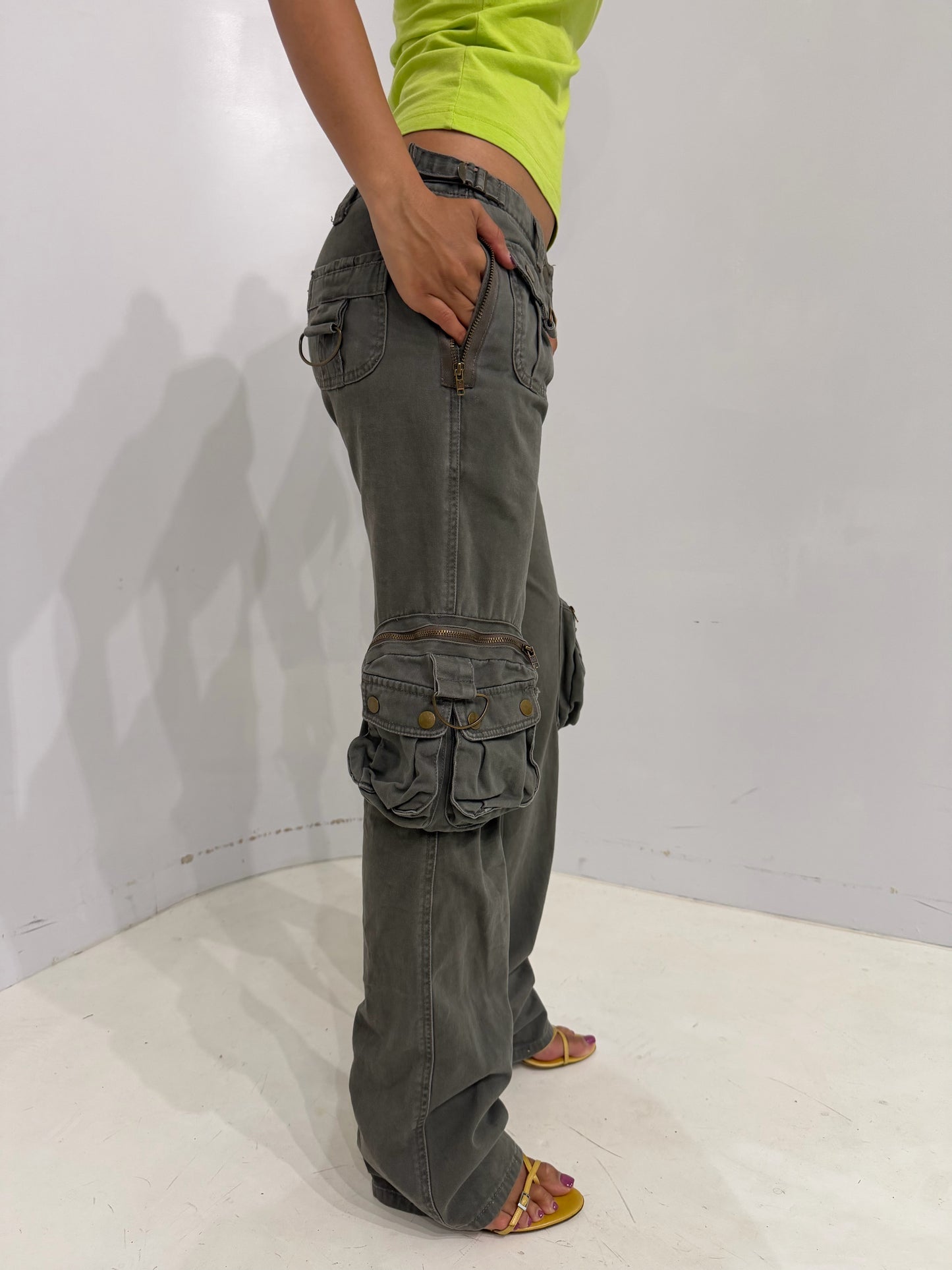 low-rise big pocket khaki cargo pants