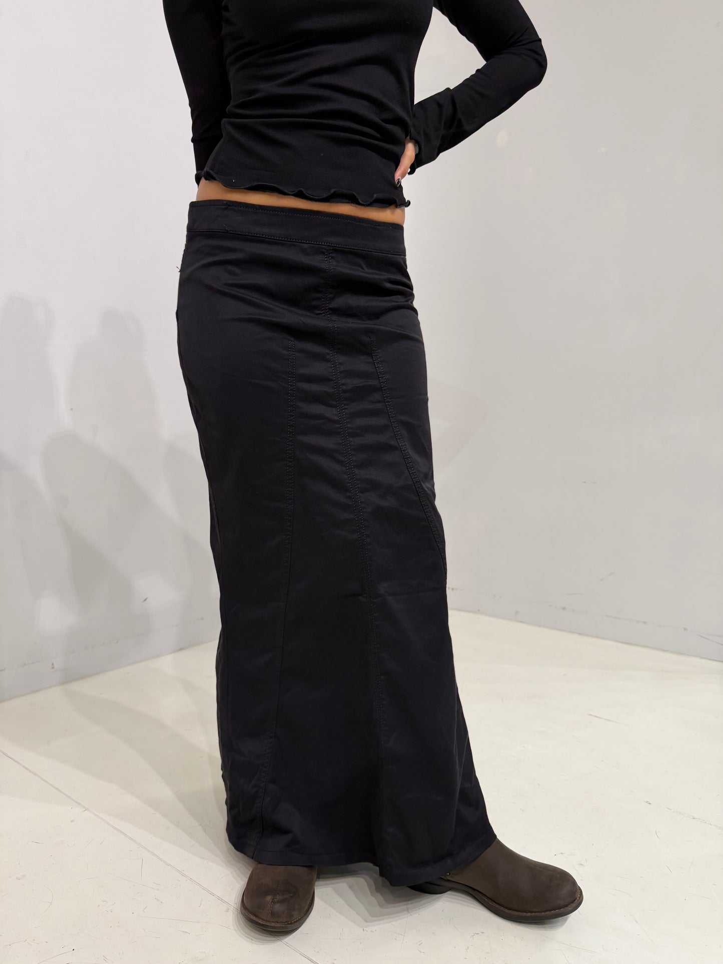 black tight skirt
