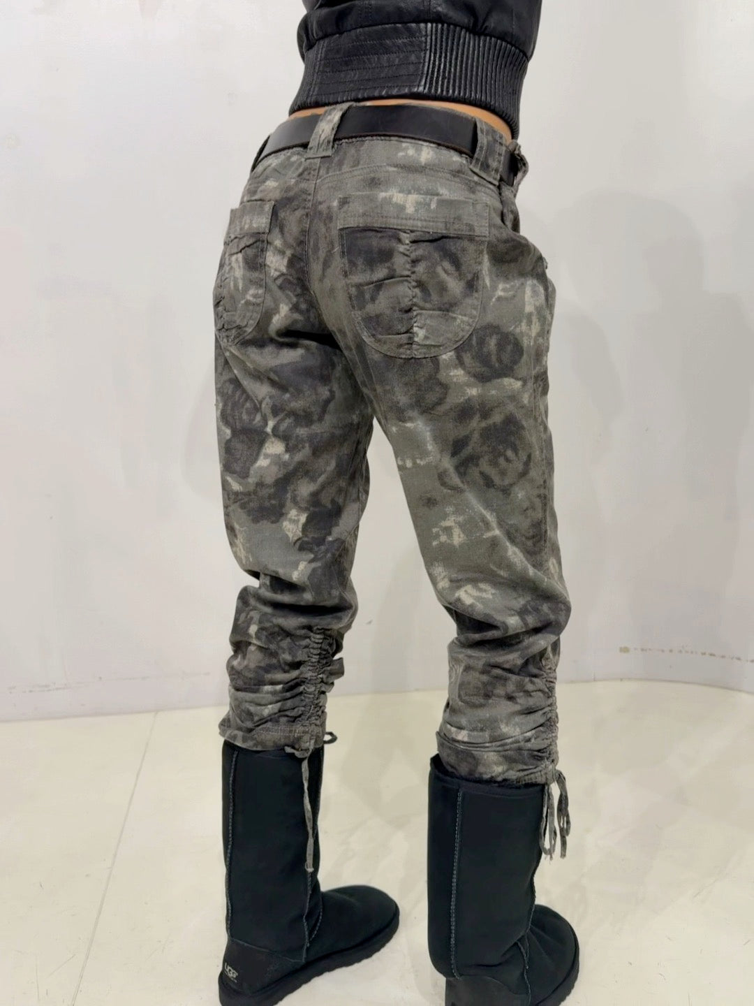camo cargo cropped tapered pants
