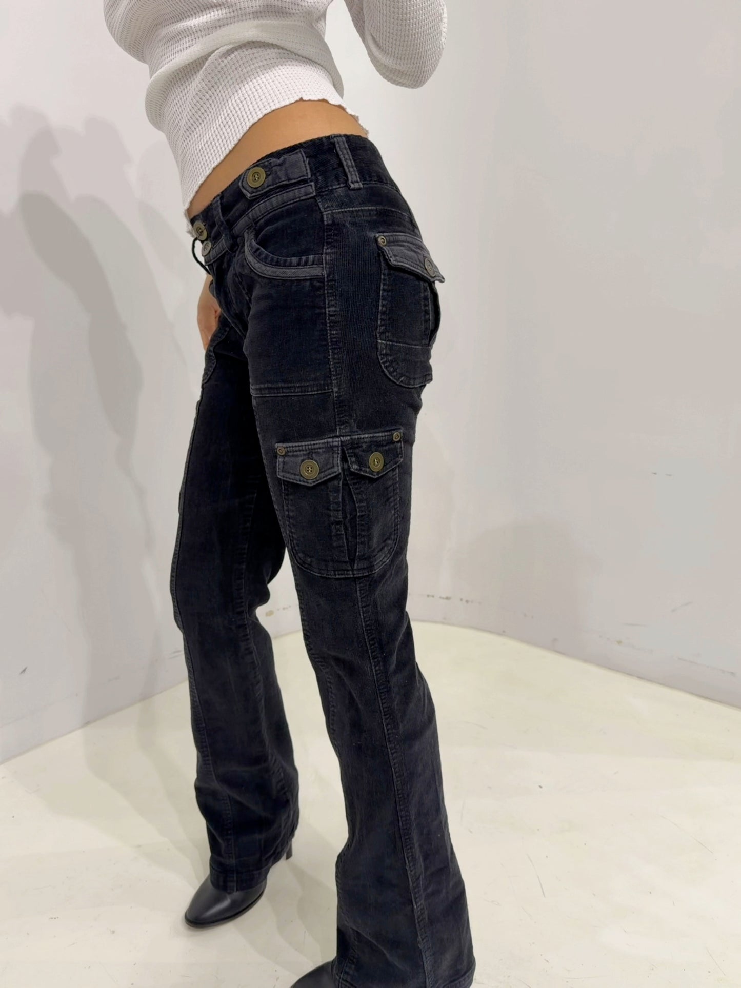 black×red corduroy trousers