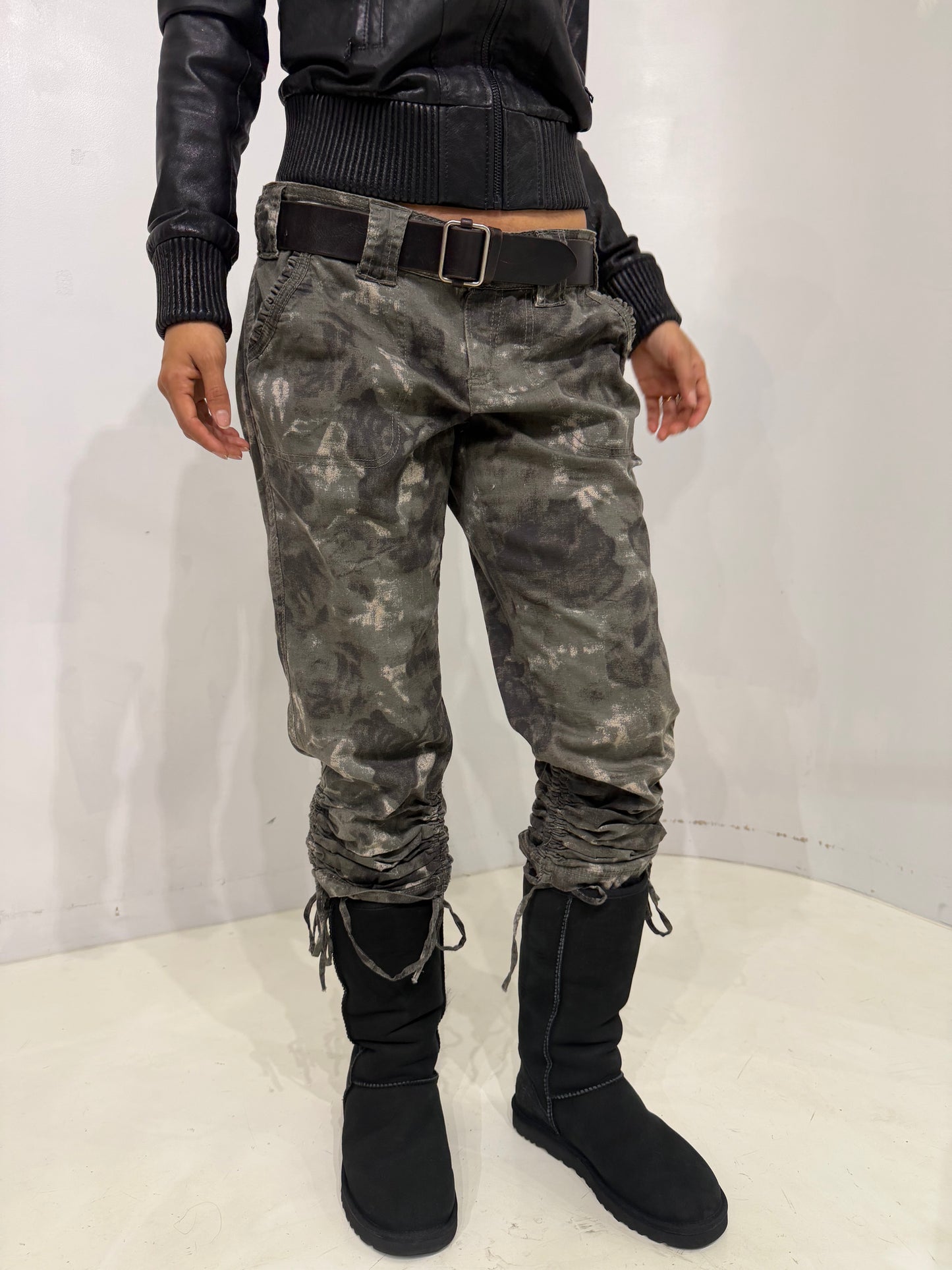 camo cargo cropped tapered pants