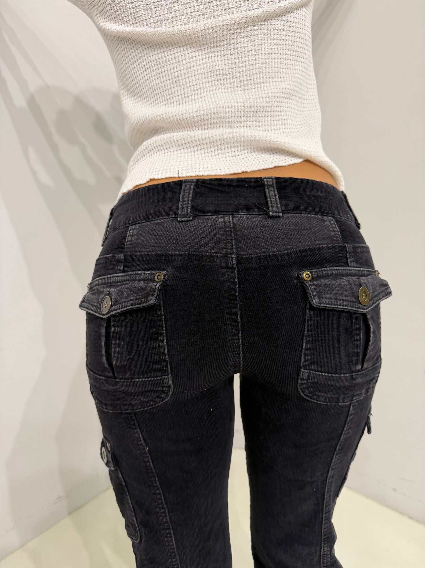 black×red corduroy trousers